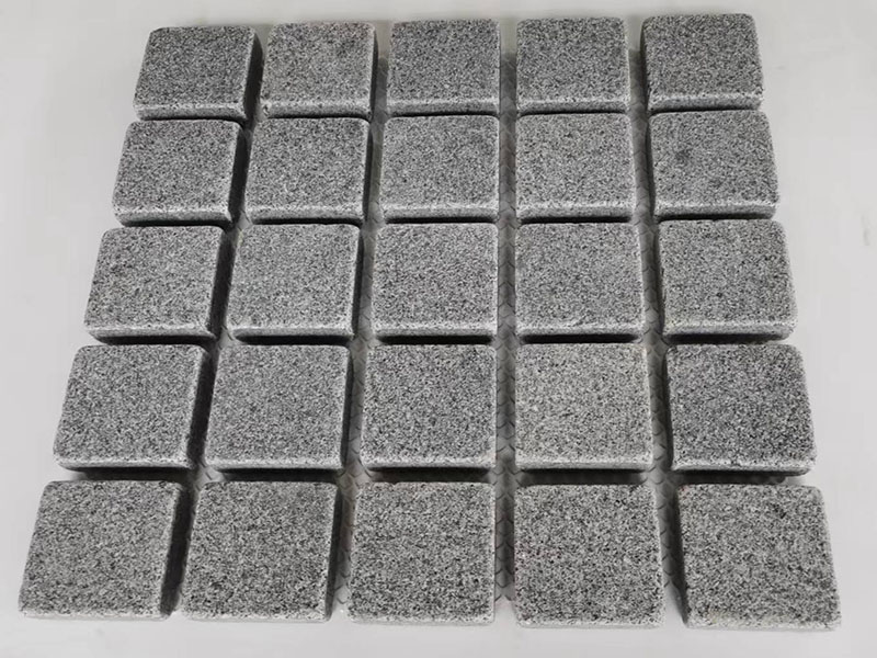 G654 flamed surface+saw cut edges+tumbled